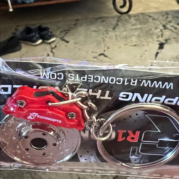 Red Brake Caliper & Silver Rotor Keychain - Picture 3 of 3